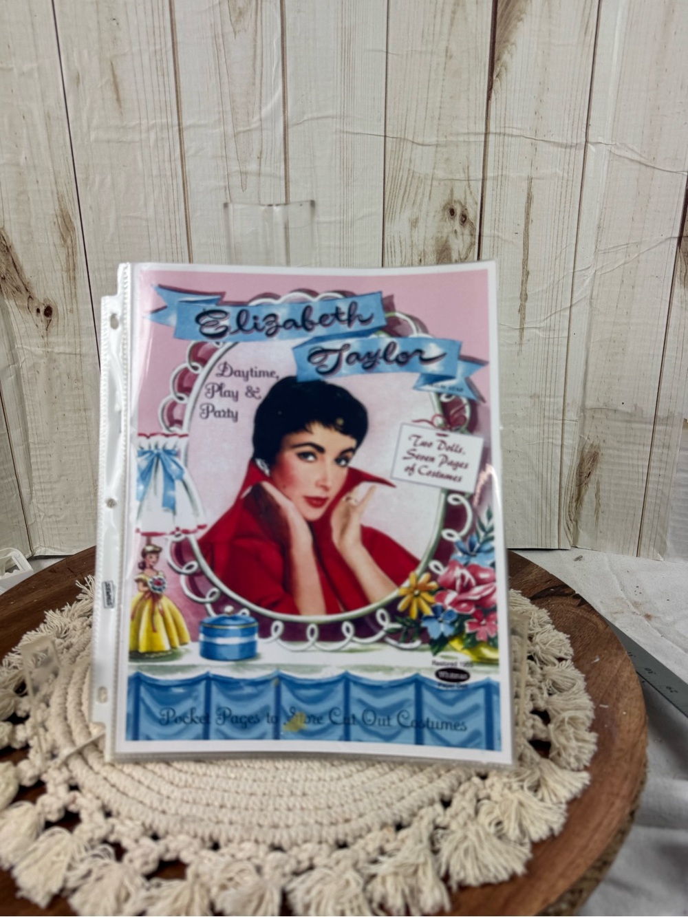Elizabeth Taylor Vintage-Style paper dolls.
